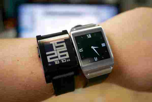 Technaxx Smartwatch mit Anti-Verlust Funktion und 2 Armbändern