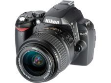 Media Markt: Spiegelreflexkamera Nikon D40 mit Objektiv für 299 Euro