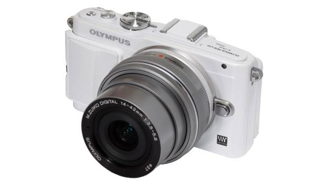 Olympus Pen E-PL6: Mit Extras zum Selfies-Machen und Bilderteilen