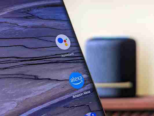 Google Home: Schlauer Lautsprecher im Test - Besser als Amazons Alexa?